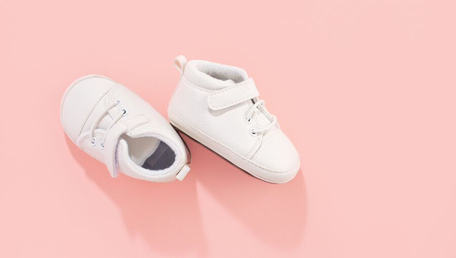 When Do Babies Start Wearing Shoes? The Trendy Toddlers