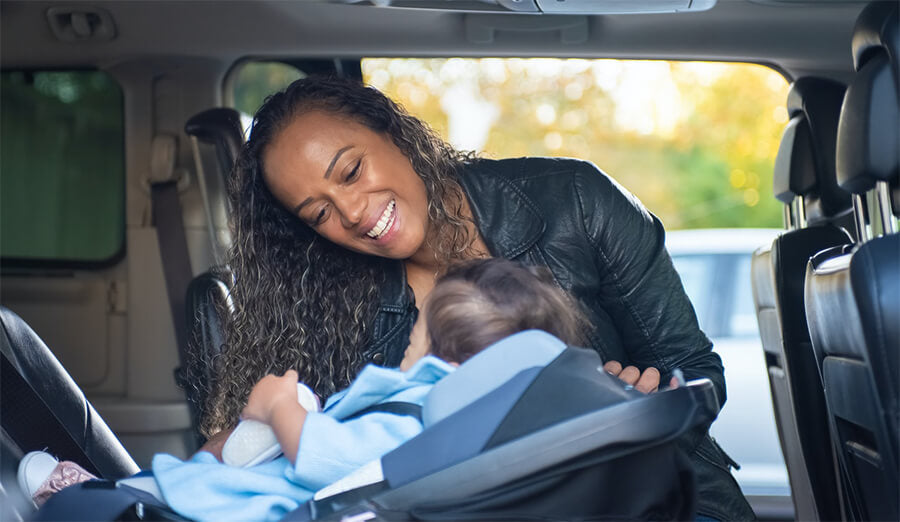 7 Tips to Keep Baby Warm in a Car Seat